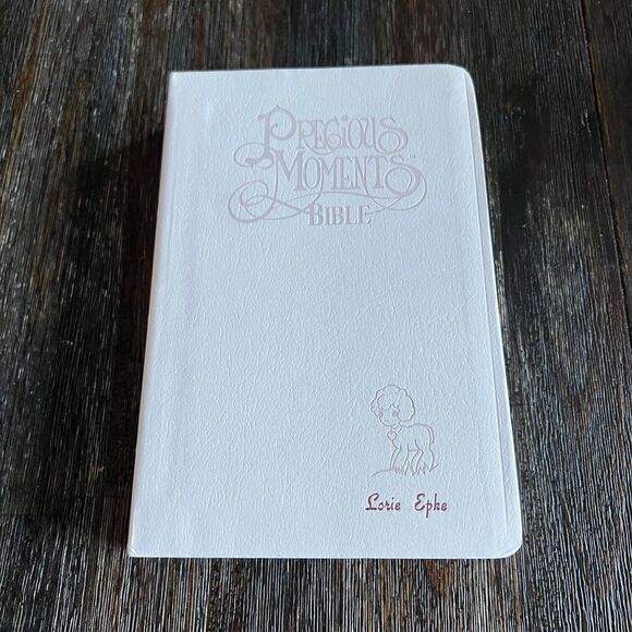 Vintage Precious Moments Bible Catholic Edition Leatherflex Violet Name Stamp - Picture 2 of 10